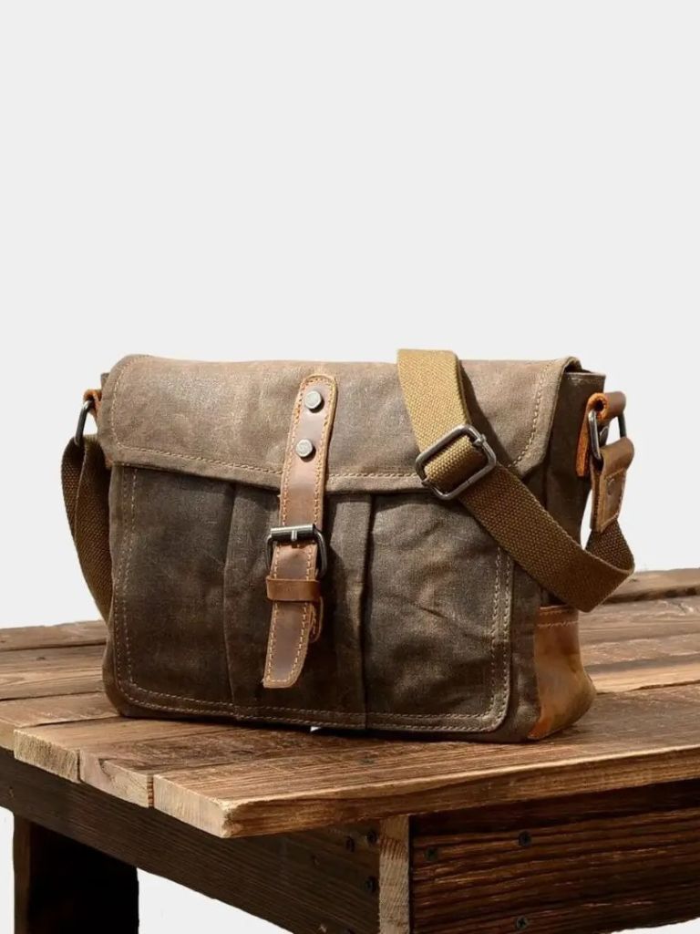 Balmoral Courier Transversal Bag - Cross & Crown