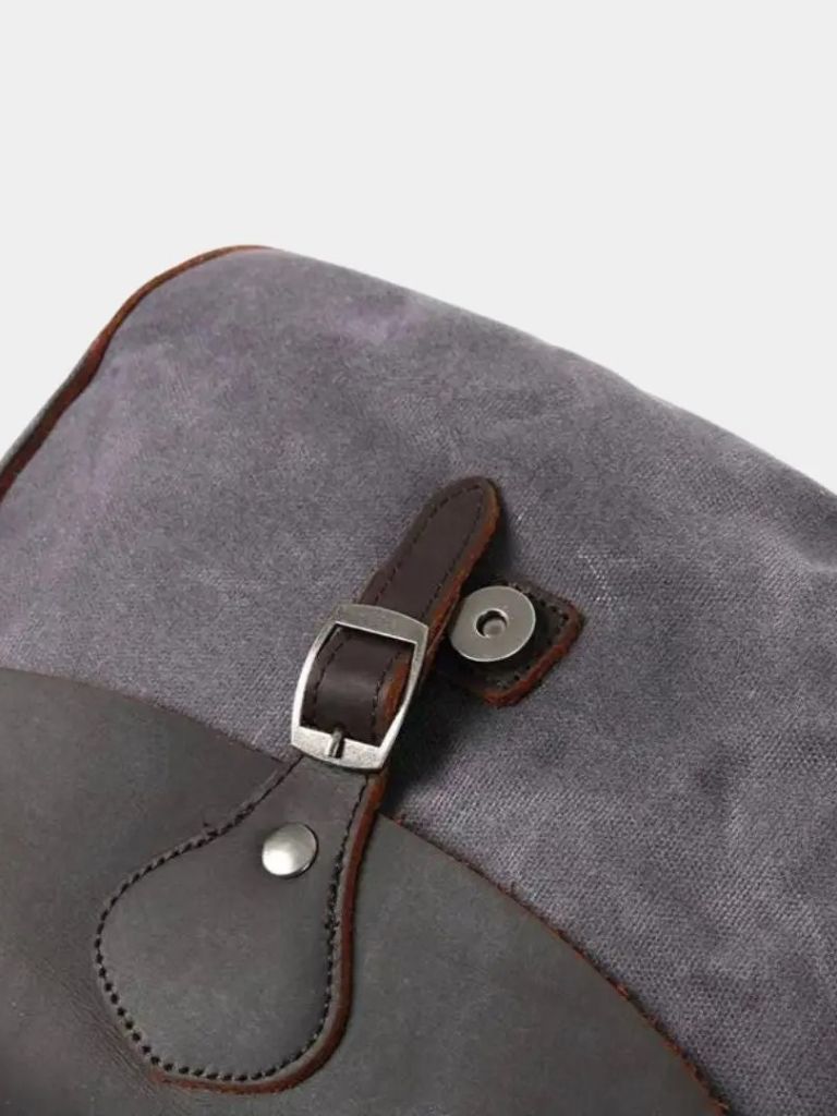 Windsor Messenger Shoulder Bag - Cross & Crown