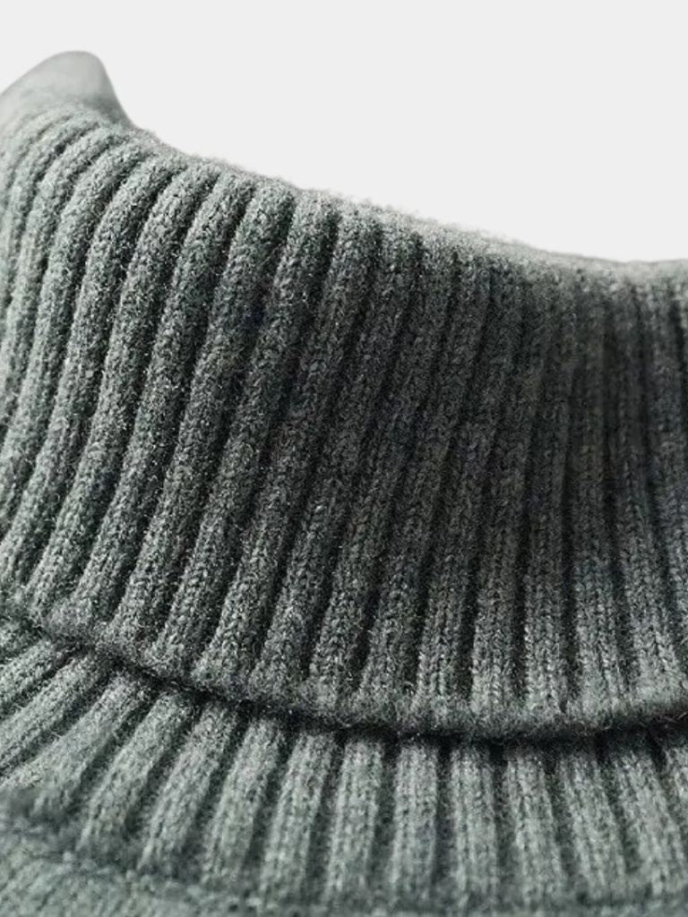 100% Merino Wool Turtleneck Sweater - Cross & Crown