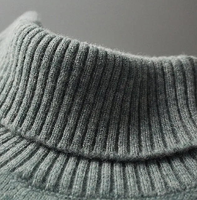 100% Merino Wool Turtleneck Sweater Cross & Crown